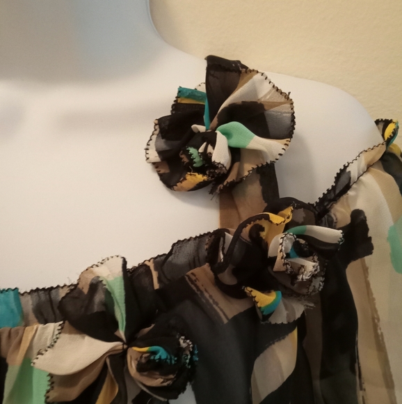 NWTπ FREE GIFT INCLUDED 3D Flowers Off Shoulder Short Sleeves Blouse Top Tee - Picture 3 of 15